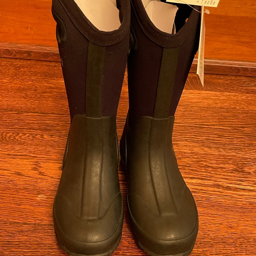 Boys size 13 neoprene boots